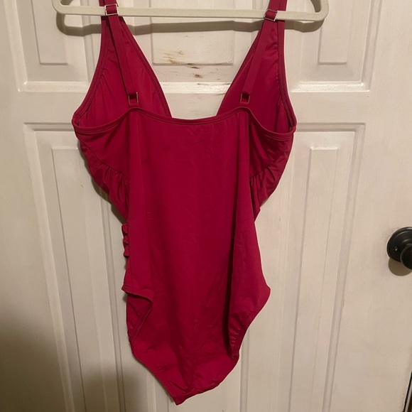 Lilly Pulitzer swimsuit - Picture 3 of 5